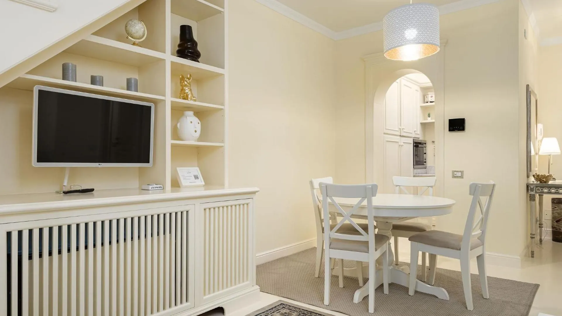 Unyca - Luxury Central Suite Firenze 0*,  Italia